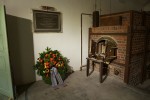 KZ Dachau Crematorium. Photo by M. Waller (2013). PD-Creative Commons Attribution-Share Alike 3.0. Wikimedia Commons.