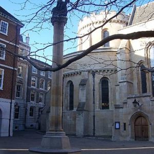 The Temple Church, London. Photo by Baggy Suggs (2006). PD-Creative Commons Attribution-Share Alike 2.0. Wikimedia Commons.