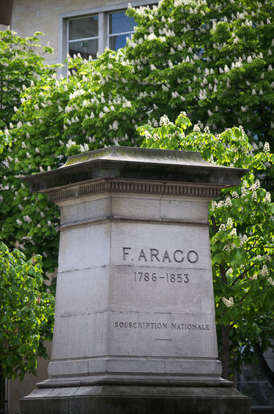 Pedestal where the statue of François Arago once stood. Photo by Scott Dexter (April 2012). PD-CCA-Share Alike 2.0 Generic. Wikimedia Commons.