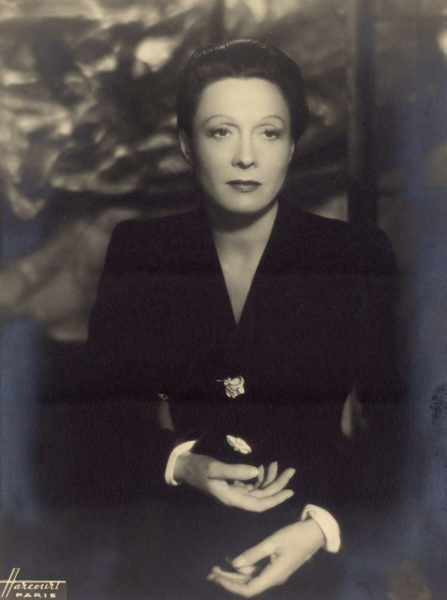 Portrait of the French actress Arletty (1898-1992). Photo by anonymous (date unknown). Studio Harcourt. PD-Anonymous Work. Wikimedia Commons. 