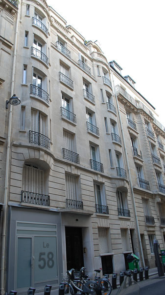 Exterior of Henri Déricourt’s apartment building: 58, rue Pergolèse. Photo by Sandy Ross (2017). 
