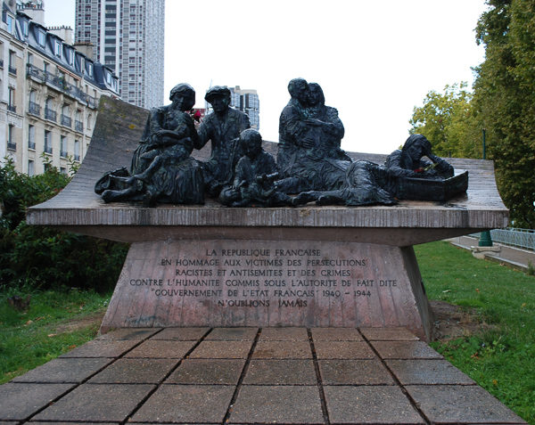 The Vel' d'hiv Memorial. Photo by Sandy Ross