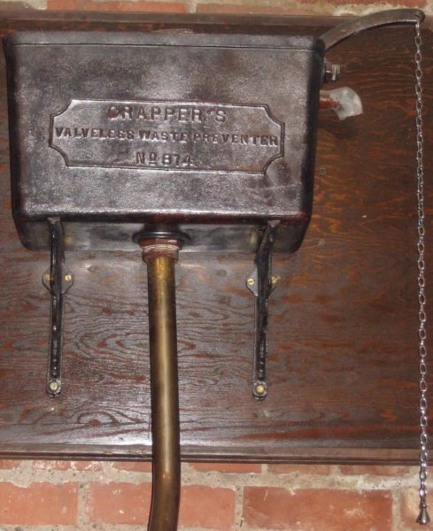 Crapper’s valve less waste preventer. Photo by Fawcett5 (2005). PD-release by photographer. Wikimedia Commons.