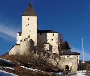 View of Mauterndorf castle in the State of Salzburg, Austria. Photo by Otberg (2008). PD-GNU Free Documentation License. Wikimedia Commons. 