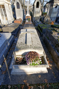 Tomb of family Bridou: Marie-Madeleine Fourcade’s grave in Père Lachaise cemetery in Paris. Photo by Pierre-Yves Beaudouin (2016). PD-Creative Commons Attribution-Share Alike 4.0 International. Wikimedia Commons. 