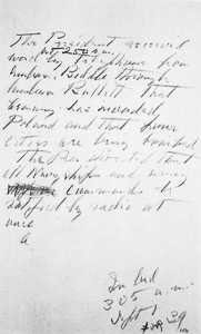 Bedside note written by President Roosevelt regarding the invasion of Poland by Germany. Photo by anonymous (1 September 1939). National Archives and Records Administration. PD-US Government. Wikimedia Commons. 