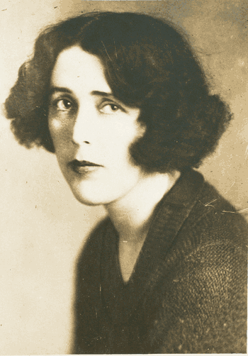 Louise Bryant. Photo by anonymous (c. 1917). Yae University Library. PD-Expired Copyright. Wikimedia Commons. 