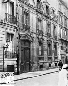 Exterior of 21, rue le Sueur. Photo by anonymous (date unknown). Parisienne de Photo Graphic.