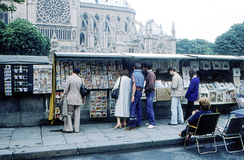 Bookstalls, Paris on the Quai de Montebello. Photo by Roger Wollstadt (1979). PD-CCA-Share Alike Generic. Wikimedia Commons.