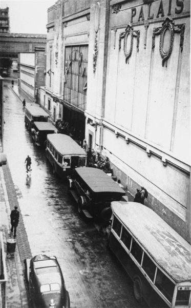 Buses lined up at entrance to Vélodrome d’Hiv. This is the only known photograph taken at the velodrome during the July 1942 round-up. Photo by anonymous (16/17 July 1942).