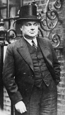 Paul-Henri Spaak, Belgium Minister of Foreign Affairs. Photo by anonymous (1937). Bibliothèque nationale de France. PD-70+. Wikimedia Commons.