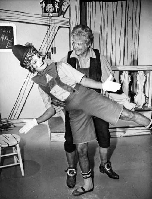 Red Skelton (right) with Marcel Marceau (left) on the Red Skelton Hour. Photo by CBS-TV (11 January 1965). PD-No Copyright Notice. Wikimedia Commons.