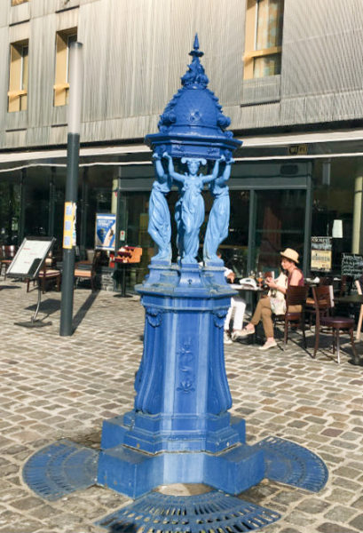 Wallace fountain (blue). Photo by Ulrike Lemmin-Woolfrey (2018). Bonjour Paris: The Wallace Fountain in Color. Courtesy of Ulrike Lemmin-Woolfrey.