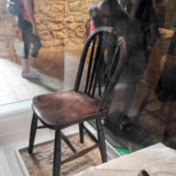 The chair in which Josef Jakobs sat when he was executed by firing squad on 15 August 1941 at the Tower of London. Photo by Hu Nhu (October 2018). PD-CCA-Share Alike 4.0 International. Wikimedia Commons.