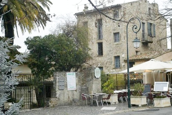 Former home of Suzy Solidor located in the Place du Château, Haut-de-Cagnes. Photo by anonymous (date unknown). 