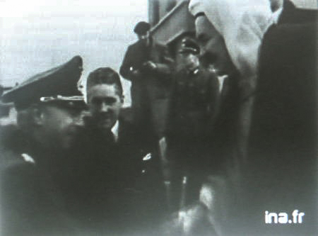 Benghabrit (right) meets the German commander of Greater Paris. Photo by anonymous (14 March 1941).