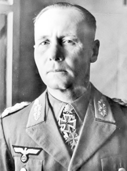 General Erwin Rommel. Photo by Otto (c. 1942). Bundesarchiv, Bild 146-1977-018-13A/Otto/CC-BY-SA 3.0. PD-CCA-Share Alike 3.0 Germany. Wikimedia Commons.
