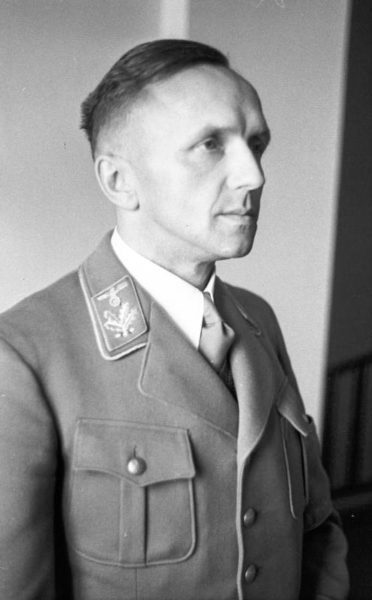 Gerhard Klopfer. Photo by anonymous (c. November 1942). German Federal Archives. Bundesarchiv, Bild 119-06-44-14/CC-BY-SA 3.0. PD-CCA-Share Alike 3.0 Germany. Wikimedia Commons.