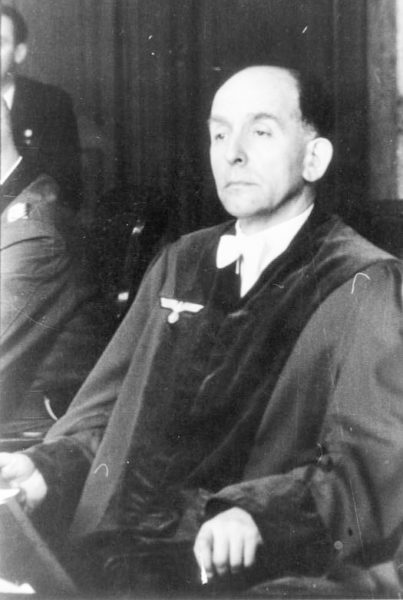 Volksgerichtshof, Roland Freisler. Photo by anonymous (c. 1944). German Federal Archives. Bundesarchiv, Bild 151-17-15/CC-BY-SA 3.0. PD-CCA-Share Alike 3.0 Germany. Wikimedia Commons.