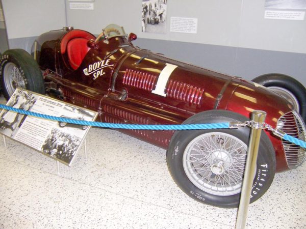 Wilbur Shaw’s winning Maserati car in the 1939 and 1940 Indianapolis 500 races. Photo by Own Work (May 2006). PD-CCA-Share Alike 3.0 Unported. Wikimedia Commons. 