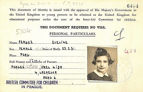 Document issued by the British government to Eveline Prager (eight-years-old) to allow her entrance into the United Kingdom. Photo by anonymous (c. 1938-39).