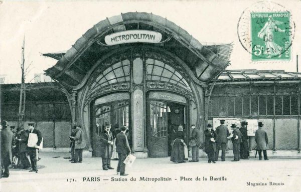 Métro station at place de la Bastille. Postcard photo by anonymous (c. 1908). PD-Expired copyright. Wikimedia Commons.
