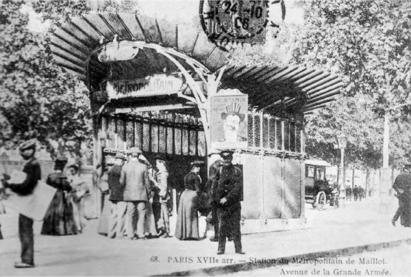 Métro station Porte Maillot. This is a style B “édicule” design. Photo by anonymous (c. 1900). Wikimedia Commons.