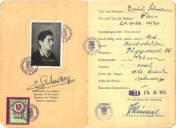 Austrian identity card of Erich Schwam. Photo by anonymous (date unknown). Mairie du Chambon-sur-Lignon.