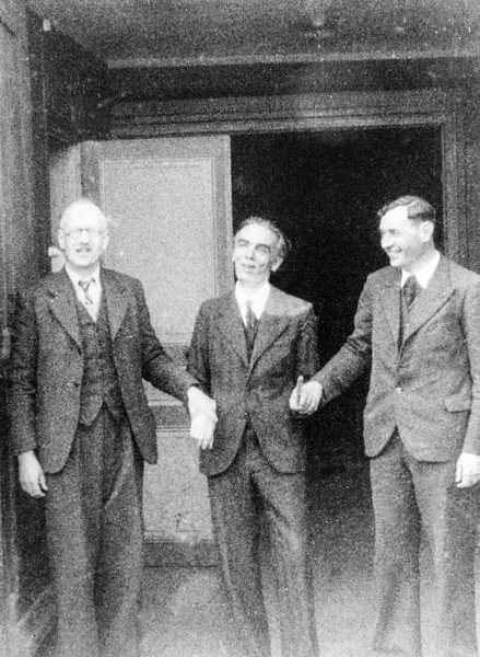 From left to right: André Trocmé, Roger Darcissac, and Édouard Theis. Photo taken shortly after their release from captivity. Photo by anonymous (March 1943). Pilcorw Magazine. PD-Expired copyright. Wikimedia Commons.