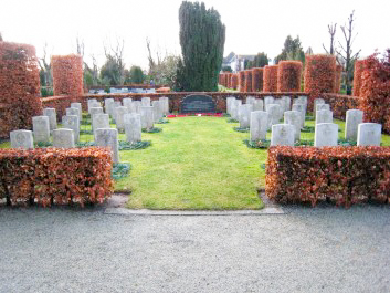The graves at Eiganes where twenty-five men of Operation Freshman are buried. Photo by anonymous (date unknown). https://sciencenorway.no