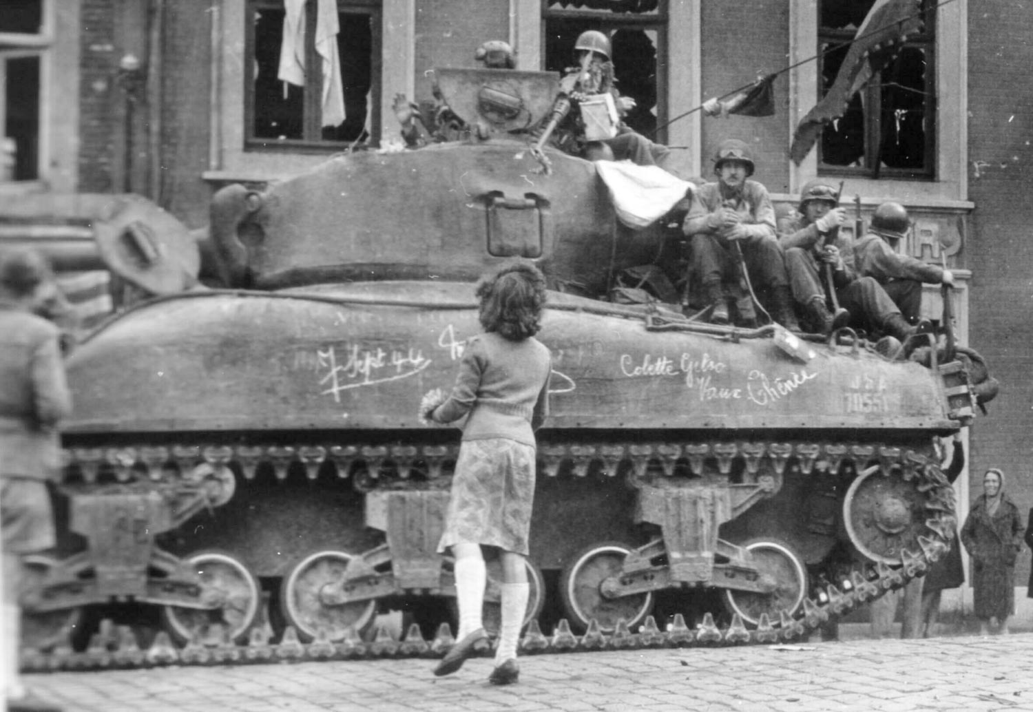 3rd Armor Division Tank - Stew Ross Discovers