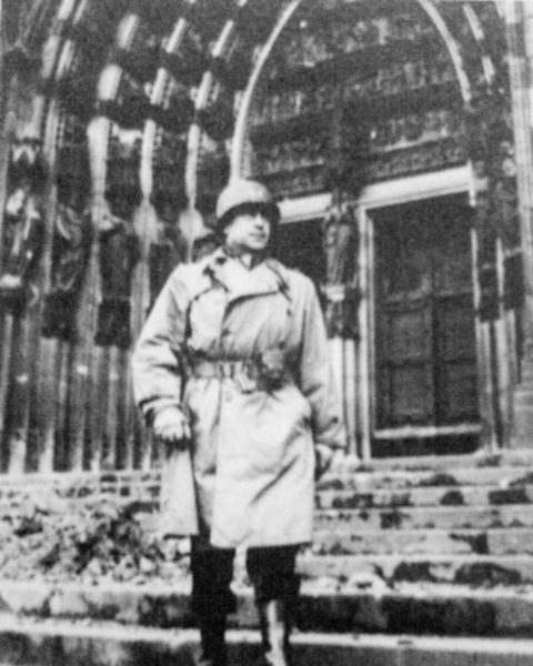 MG Rose on the steps of the Cologne Cathedral. Photo by anonymous (c. March 1945). Courtesy of Ben Savelkoul. www.bensavelkoul.nl