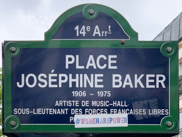 Plaque at Place Josephine Baker (Paris). Photo by Chabe01 (July 2021). PD-CCA-Share Alike 4.0 International. Wikimedia Commons.
