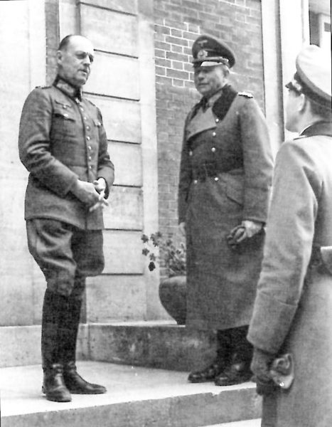 Generalfeldmarshall von Rundstedt greeting senior Wehrmacht officers. They are standing on the front steps of the Villa David. Photo by anonymous (c. between March 1942 and July 1944). BA 719/0245/4. “After the Battle”, Number 141, page 6. http://afterthebattle.com.au.