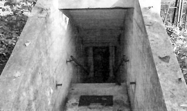 Entrance to underground bunker located next to Pavilion Henri IV. It was one of the first bunkers to be constructed. The concrete roof is only eighty centimeters thick (31 inches). Photo by Jean-Paul Pallud (c. 2008). “After the Battle”, Number 141, page 22. http://afterthebattle.com.au.