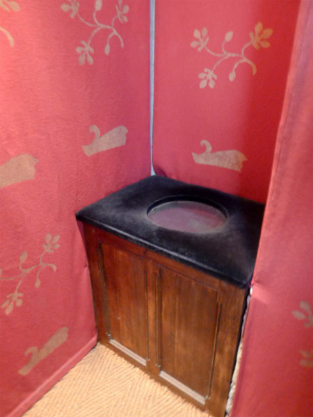 Medieval toilet in the Tour Jean sans Peur. It is located on the top floor of the tower. I’m confident you can figure out why. Photo by Mbzt (c. 2016). PD-CCA-Share Alike 4.0 International. Wikimedia Commons.