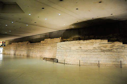 Exterior wall of the former fortress palace. Located in the basement of the Louvre. Photo by Dan Owen (c. 2013). Courtesy of Dan Owen.