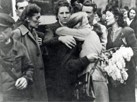Reunion of KZ Ravensbrück deportees in Paris. Photo by anonymous (c. May 1945). 