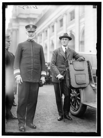 Assistant Secretary of the Navy, Franklin D. Roosevelt (left) with Admiral Sims. Photo by Harris & Ewing (c. 1919). Library of Congress. PD-U.S. Government. Wikimedia Commons.