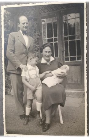 From left to right: Oskar Seidler (grandfather), Édouard (father), Hélène (grandmother), and Lisette (aunt). This photograph was taken when Lisette was fifteen days old. This is the only image that Marianne possesses with all four members of her father’s immediate family together. Photo by anonymous (c. September 1936). Courtesy of Marianne (Seidler) Golding.*