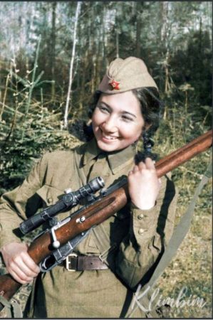 Azerbaijani sniper Ziba Ganiyeva. She was credited with 21 kills. Photo by anonymous (c. 1942). PD-CCA-Share Alike 4.0 International. Wikimedia Commons.