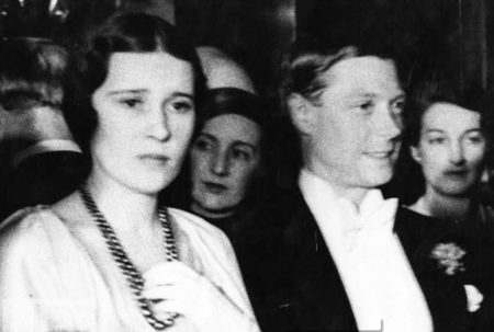 Lady Thelma Furness and the Prince of Wales. Photo by anonymous (c. 1932). PD-Author’s life plus 70 years or fewer. Wikimedia Commons. 