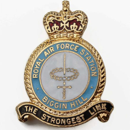 RAF Biggin Hill crest awarded in June 1954. The sword symbolizes the front-line fighter station role of the airbase while the chain represents its motto: “The Strongest Link.” Photo by anonymous (date unknown). 