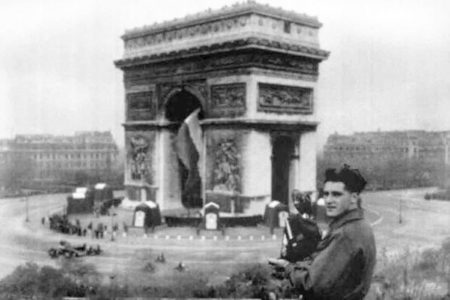 Pfc. Stephen Weiss at the Arc de Triomphe in Paris. Photo by anonymous (date unknown). https://www.military.com.