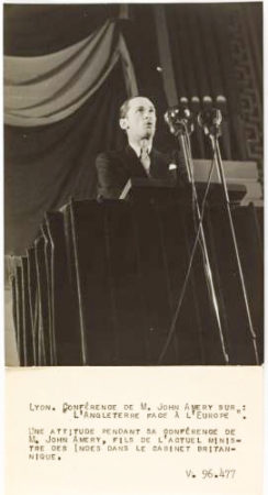John Amery giving a speech on England versus Europe at a conference in Lyon, France. Photo by Trampus, agence de photographe (4 April 1944). Musée Carnavalet, Histoire de Paris.