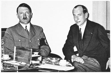Józef Beck and Adolf Hitler. Photo by anonymous (c. 1937). PD-Fair use. Wikimedia Commons.
