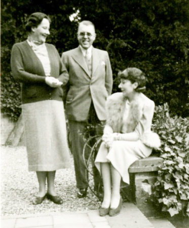 Otto van Limburg-Stirum (center), his wife (left), and Ella van Heemstra (Audrey Hepburn’s mother) before the war. Photo by anonymous (c. pre-1940). www.robertmatzen.com