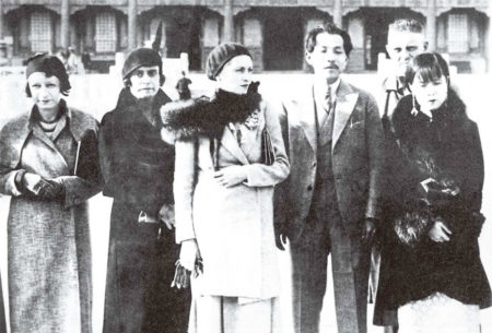 From right to left: Yu Fengzhi (wife of Zhang Xueliang), W.H. Donald (Australian consultant of Xueliang), Zhang Xueliang, and Edda Ciano (center). Edda reportedly had an affair with Xueliang. Photo by anonymous (c. February 1931). Palace Museum Peking. PD-Expired copyright. Wikimedia Commons.