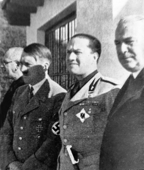 Hitler and Count Ciano in front of the Berghof. Photo by Heinrich Hoffmann (24 October 1936. ©️ Illustrierter Beobachter Decembe-Heinrich Hoffmann.