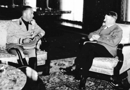 Hitler in conversation with the Italian foreign minister, Count Galeazzo Ciano. Photo by anonymous (7 July 1940). ©️ National Digital Archives, Polan.